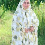 Saba Ibrahim Instagram - Namaz dress from - @ana.apparels 🧕🏻 ANA is a one stop shop for all your modestwear needs. Get your Namaz dupattas /Abayas customised with @ana.apparels, according to your size, color and design preference . . . #sabaibrahim#sabakajahaan#ana#anaapparels