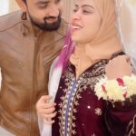 Saba Ibrahim Instagram - Ishaaron ishaaron mein 🖤 . . Outfit - @mehvish_creation 👗 . . . . #sabaibrahim#sabakajahaan#velvetoutfit#velvetsuits#velvetdress#velvetseason#love#couple#peace#sabasunny#sabakhalid
