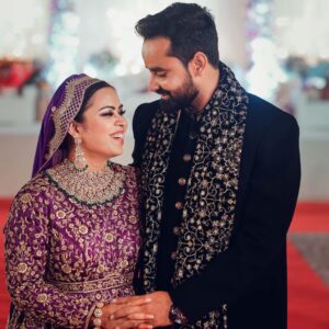 Saba Ibrahim Instagram - Tera sath hai kitna pyara ❤️ 
Ma sha Allah..
Alhamdulillah..
.
.
.
Jewellery: @gehnajewellers1 x @dinky_nirh

Photography - @theglamweddingofficial
@rajvirsainiofficial 

.
.

#mumbaireception#sabasunnykishaadi#sabasunnyreception#ibrahimfamily#sabasunny#couple#wedding#