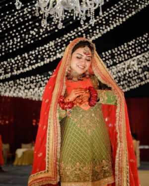 Saba Ibrahim Instagram - Mehendi tere naam ki ❤️
.
.
Photography - @theglamweddingofficial
@rajvirsainiofficial 
@refineartist @officialvarungupta 
@anujkuamr_verma
.
.
Decor n events - @vowsvachan @houseofvivaah 
.
.
Outfit - @ms.dipika ❤️
.
.
Makeup - @im_mr_ketzsolzofficial_ 
Hair - @shahingilani 
.
.
.
.
#sabasunnykishaadi#sabakishaadi#mehendi#mehendikiraat#outfit#mehendioutfit#mehendilook#wedding#weddingoutfit