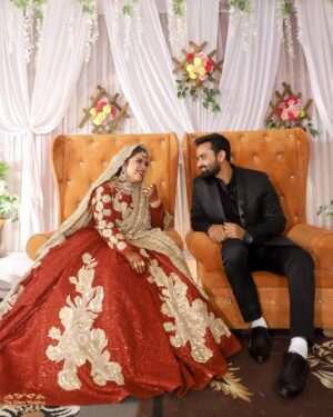 Saba Ibrahim Instagram - Walima ❤️ (please say ma sha Allah ) 
.
.
ThankYou for everything my baby 🥲❤️ @khalid_niaz01 
Itna pyar, izzat aur khushiyan dene ke liye shukriya.. ❤️
Mera har ek sapna pura karne ke liye shukriya..
ek ek wada nibhane ke liye dil se shukriya.. 🙏🏻
.
.
ALLAH tumhe humesha achcha rakhe 🤲🏻 👫
.
.
.
Capture - @theglamweddingofficial 
Makeup - @im_mr_ketzsolzofficial_ 
Hair - @shahingilani 
Events n decor - @vowsvachan @houseofvivaah 
.
.
#sabaibrahim#khalidniaz#sabasunnykishaadi#sabakishaadi#ibrahimfamily