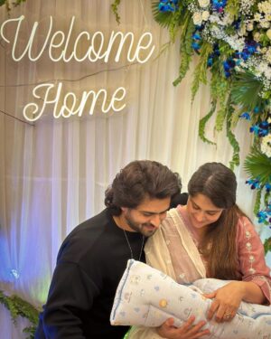 Saba Ibrahim Instagram - Alhamdulillah and Ma sha Allah for everything 🤲🏽🙏🏻
.
.
Aur aap sabki duaon ka bhi shukriya..
aap sabke Dua se humari family ko khushi mili hai.. 🤲🏽
Allah sabko bhi yeh khushi dikhaye 🤲🏽
Har BeAulaad ko aulaad de 🤲🏽
.
.
Aur aage bhi aise hi humare bacche ko isi tarah dua mein yaad rakhein 🤲🏽👶🏻
.
.
Aur thanku bhai aur bhabhi @shoaib2087 @ms.dipika hum sabko itni badi khushi dene ke liye..
Aur mujhe aur sunny @khalid_niaz23 ko
 (BUA AUR PHUPHA ) 😁 banane ke liye 
.
.
Ma sha Allah 
Ma sha Allah
Ma sha Allah 
.
.
#alhamdulillah #shoaibibrahim #dipikakakaribrahim #babyibrahim #bossbaby #sabaibrahim #khalidniaz #ibrahimfamily
