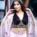 Sana Sultan Instagram - Eid-ul-Adha 2023 ✨💗 Aap sabko ye Eid ki bohot Mubarak baad! Khas Dua mei yaad Rakhe mujhe & meri family ko! Sabko bohot saara Pyaar✨🥰 Wearing @hayat_n786 💖