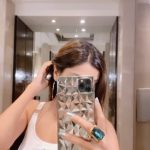 Sana Sultan Instagram - “How dare you! Tumhe koi haq nahi banta k tum itni khubsurat lago! Not Fair! “😋💋