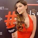 Sana Sultan Instagram - Iffa dekhne aaye they, Filmfare lekar ja rahe hai🥹❤️😇 Allhumdulillah.. your girl won @filmfareme “Trending Artist of the Year award”🏆 This is so overwhelming…🥹 Thank u God, Thank u Universe🤍💫 Getting recognised for your work not only in your Country but also in beautiful Country like UAE is a greathonour me! So so thankful..🙏🏻❤️ I m a hardcore believer of “hardwork pays off” & this particular pay off was really overwhelming & was a pleasant surprise. Shukriyaa for all the love & support you guys! You guys are my big strength… you guys keep me going… Promise you guys a lot more coming… We are Winning.. We are born to shine… Less go🔥💫 . . . Clicked by : @artan.photo.uae Styled & dolled up by : @forever52india @nadiaa.makeup6 @asmaa_hairstyles Palazzo Versace Dubai