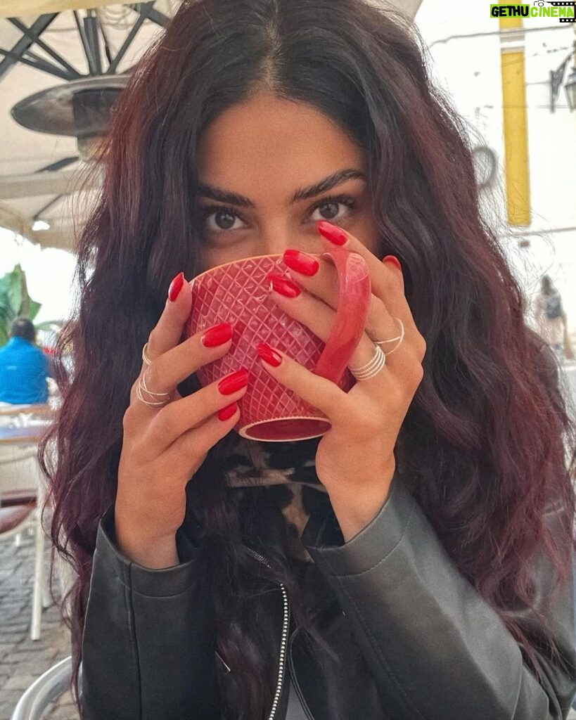 Sapna Pabbi Instagram - The eyes, chico. They never lie. It was cold. And that’s an Irish coffee 🤡🆘♥️ @coocoow94 📸