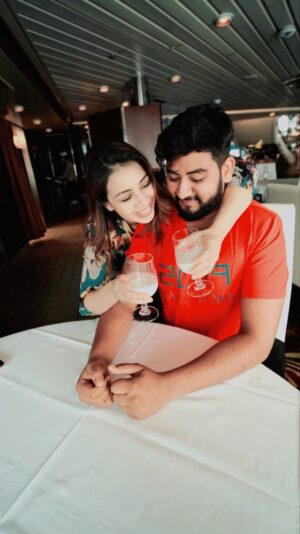 Sehrish Ali Instagram - Mera yaar hai tu❤️❤️❤️
Muaahhh😘😘😘
Appi loves Azam‼️
Video credit @arpitjoshiofficial 

#cruise #cruiseship #travel #cruiselife #cruising #vacation #ship #cruises #travelphotography #travelgram #cruiseaddict #instacruise #kreuzfahrt #instatravel #cruisevacation #cruiseships #cruisetravel #cruiseblogger #holiday #travelblogger #cruisetime #ocean  #photography  #cruiser #cruisegram #bhfyp