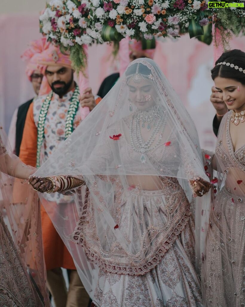 Shakti Mohan Instagram - My lil Golu is married 🥹 It feels like a piece of my heart went with you. I am so happy for you and @whokunalthakur 🙏🏻 Congratulations to my better half for finding her perfect match. May your life be blessed with happiness and bliss ✨ I will miss you terribly 🌸 @muktimohan My partner in everything 😎 📷 @themadeinheaven