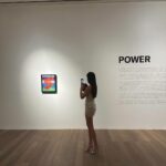 Shanaya Kapoor Instagram - Incredible evening at the opening of ‘Pop, Love, Fame, Power’ @nmacc.india 🌻