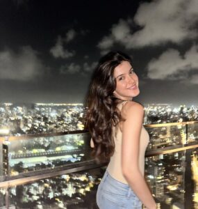 Shanaya Kapoor Instagram - look at the stars ✨ look how they shine ✨ for you ✨