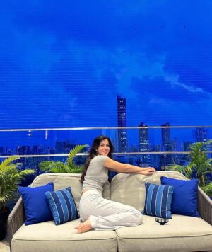 Shanaya Kapoor Instagram - how’s the view? ☁️
