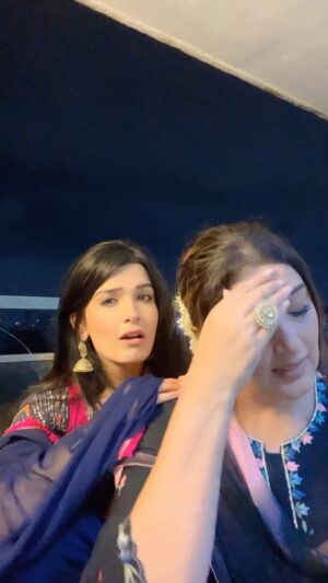 Shireen Mirza Instagram - 😂 @shireenmirza 
•
•
•
•

#trendingreels #instareels #fun #actorslife