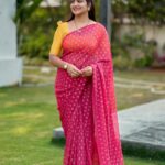 Shiva Jyothi Instagram - Life is a test, give it your best. ❤️❤️❤️❤️ Saree @label_dishana ❤️ #newpost #instagram #instagood #pics #jyothakka #shivajyothi #saree #sareelove