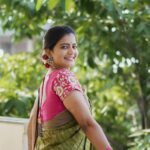 Shiva Jyothi Instagram - వేపకాయల బతుకమ్మ శుభాకాంక్షలు Saree & blouse @label_dishana ❤️ Makeover @glamm_makeup_by_ranee ❤️ Jewellery @jewelleryforher3 ❤️ Pics @thehashtag_photography ❤️ #newpost #instagram #instagood #saree #sareelove #jyothakka #shivajyothi