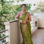 Shiva Jyothi Instagram - వేపకాయల బతుకమ్మ శుభాకాంక్షలు Saree & blouse @label_dishana ❤️ Makeover @glamm_makeup_by_ranee ❤️ Jewellery @jewelleryforher3 ❤️ Pics @thehashtag_photography ❤️ #newpost #instagram #instagood #saree #sareelove #jyothakka #shivajyothi