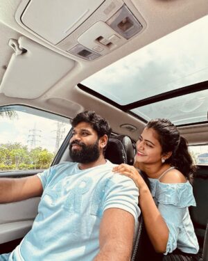 Shiva Jyothi Instagram - The great marriages are partnerships..
❤️❤️❤️❤️❤️❤️
.
.
Pics @jus_sonu ❤️
#jyothakka #love #lovers #couplegoals #couple #husbandandwife #shivajyothi #monday