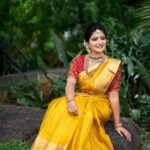 Shiva Jyothi Instagram - No one can ever say no to the magic of a saree ❤️❤️❤️ Makeover by @makeoverbyswathiraj ❤️ Saree& blouse @pinkpetalsdesignhouse❤️ Jewellery @jewelleryforher3 ❤️ Clicks @cg_capturess Retouch @bkmfilms #saree #sareelove #newpost #instagram #instagood #event #photoshoot #desingerwear #shooting #shoot #shootingfun #jewelry #makup #hairstyles #photography #pics #shivajyothi #jyothakka