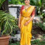 Shiva Jyothi Instagram - No one can ever say no to the magic of a saree ❤️❤️❤️ Makeover by @makeoverbyswathiraj ❤️ Saree& blouse @pinkpetalsdesignhouse❤️ Jewellery @jewelleryforher3 ❤️ Clicks @cg_capturess Retouch @bkmfilms #saree #sareelove #newpost #instagram #instagood #event #photoshoot #desingerwear #shooting #shoot #shootingfun #jewelry #makup #hairstyles #photography #pics #shivajyothi #jyothakka