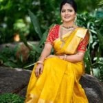 Shiva Jyothi Instagram - No one can ever say no to the magic of a saree ❤️❤️❤️ Makeover by @makeoverbyswathiraj ❤️ Saree& blouse @pinkpetalsdesignhouse❤️ Jewellery @jewelleryforher3 ❤️ Clicks @cg_capturess Retouch @bkmfilms #saree #sareelove #newpost #instagram #instagood #event #photoshoot #desingerwear #shooting #shoot #shootingfun #jewelry #makup #hairstyles #photography #pics #shivajyothi #jyothakka