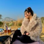 Shivaleeka Oberoi Instagram – All fuzzy & Cozy! 🐻
#December is Decembering! 🥰

#DesertLife #Breakfast #Views 🤎 Jaipur, Rajasthan