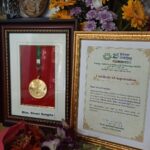 Shivani Sangita Instagram - Honoured and pleased to be felicitated with a Gold Medal by @dr.achyutasamanta sir infront of the entire @kiituniversity for getting the State Award on the closing ceremony of KIIT Silver Jubilee Celebration. Grateful from the bottom of my heart 😇🙏🏻 Thank you for the constant support @kiitsmc 🙏🏻😊 Special Invitation to Papa from @dr.achyutasamanta sir for being on stage. Are you A Proud Father now? Last but not the least, a huge thank you again to my audiences for their immense love and support ❤️🤗🙏🏻