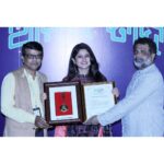 Shivani Sangita Instagram - Honoured and pleased to be felicitated with a Gold Medal by @dr.achyutasamanta sir infront of the entire @kiituniversity for getting the State Award on the closing ceremony of KIIT Silver Jubilee Celebration. Grateful from the bottom of my heart 😇🙏🏻 Thank you for the constant support @kiitsmc 🙏🏻😊 Special Invitation to Papa from @dr.achyutasamanta sir for being on stage. Are you A Proud Father now? Last but not the least, a huge thank you again to my audiences for their immense love and support ❤️🤗🙏🏻