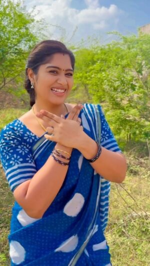 Shobanaa Uthaman Instagram - Trending 💙🔥
.
.
.
.
.
.

#Reel#tamil#tamilreels#tamilsong#reeltoreel#reelvideo#reelsinstagram#reelsindia#reels#reel#reelslife#reelitfeelit#reellife#kollywood#instagood#instavideow#saree#sareelove#TamilPonnu#trending#tamilcomedy#vijaytv#vijaytvserial#vijaytelevision#vijaytvshow#muthazhagu
