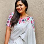 Shobanaa Uthaman Instagram - In the end only 3 things matter: how much you loved, how gently you lived and how gracefully you let go of things not meant for you! 🤞🏻🤍 Saree : @nivecollectionz . . . . . . . . . . . #chennai#ootd#kollywood#bollywood#pose#instadaily#instagood#instacool#model#modelling#saree#saree#tamilponnu#promoter#promotion#collaboration#vijaytv#vijaytvserial#vijaytelevision#vijaytvshow#muthazhagu Chennai, India