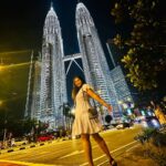 Shobanaa Uthaman Instagram - Twin tower, Malaysia 📍 . . . . . . . . . . . #chennai#ootd#chennaifashion##chennaimodel#chennaiphotographer#kollywood#bollywood#chennaiblogger#pose#instadaily#instagood#instacool#okbye#model#chennaimodel#modelling#saree#saree#tamilponnu#promoter#promotion#collaboration#vijaytv#vijaytvserial#vijaytelevision#vijaytvshow#muthazhagu Twin Towers, KLCC