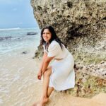Shobanaa Uthaman Instagram - Suluban beach , Bali 📍 . . . . . . . . . . . #chennai#ootd#chennaifashionblogger#fashionblogger#chennaimodel#chennaiphotographer#kollywood#bollywood#chennaiblogger#potraitphotography#pose#instadaily#instagood#instacool#okbye#model#chennaimodel#modelling#saree#saree#tamilponnu#promoter#collaboration#vijaytv#vijaytvserial#vijaytelevision#vijaytvshow#muthazhagu#bali#baliindonesia#vacation Suluban Beach, Bali