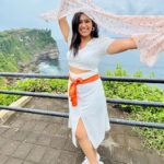 Shobanaa Uthaman Instagram - Uluwatu temple ,Bali 📍 . . . . . . . . . . . #ootd#chennaifashion#chennaifashionblogger#fashionblogger#chennaimodel#chennaiphotographer#kollywood#bollywood#chennaiblogger#potraitphotography#instadaily#instagood#instacool#okbye#model#chennaimodel#modelling#saree#saree#tamilponnu#promoter#promotion#collaboration#vijaytv#vijaytvserial#vijaytelevision#vijaytvshow#muthazhagu#bali#baliindonesia#vacation Uluwatu Temple, Uluwatu, Bali