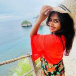 Shobanaa Uthaman Instagram - Diamond beach, Nusa Penida 📍 . . . . . . . . . . . #chennai#ootd#chennaifashion#chennaifashionblogger#fashionblogger#chennaimodel#chennaiphotographer#kollywood#bollywood#potraitphotography#pose#instadaily#instagood#instacool#okbye#model#chennaimodel#saree#saree#tamilponnu#promoter#promotion#collaboration#vijaytv#vijaytvserial#vijaytelevision#vijaytvshow#muthazhagu#bali#nusapenida#diamondbeach Diamond Beach Nusa Penida