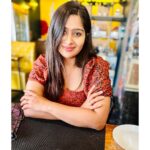 Shobanaa Uthaman Instagram - Still your best ✨ . . . . . . . . . . . #chennai#ootd#chennaifashion#chennaifashionblogger#fashionblogger#chennaimodel#chennaiphotographer#kollywood#bollywood#chennaiblogger#lightroom#potraitphotography#pose#instadaily#instagood#instacool#okbye#model#chennaimodel#modelling#saree#saree#tamilponnu#promoter#promotion#collaboration#vijaytv#vijaytvserial#vijaytelevision#vijaytvshow#muthazhagu Gossip Fusion Bistro & Dessert Bar
