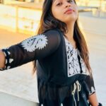 Shobanaa Uthaman Instagram - Suffer in private...Glow in public 🖤✨ . . . . . . . . . . . #chennai#ootd#chennaifashion#chennaifashionblogger#fashionblogger#chennaimodel#chennaiphotographer#kollywood#bollywood#chennaiblogger#lightroom#potraitphotography#pose#instadaily#instagood#instacool#okbye#model#chennaimodel#modelling#saree#saree#tamilponnu#promoter#promotion#collaboration#vijaytv#vijaytvserial#vijaytelevision#vijaytvshow#muthazhagu Chennai, India
