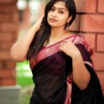 Shobanaa Uthaman Instagram - Go with the flow of life...because what's meant for you will come effortlessly 🖤✨ Photography : @prismatic_photography_7 Saree : @chettinad_fancy_sarees . . . . . . . . . . . #chennai#ootd#kollywood#bollywood#pose#instadaily#instagood#instacool#model#modelling#saree#saree#tamilponnu#promoter#promotion#collaboration#vijaytv#vijaytvserial#vijaytelevision#vijaytvshow#muthazhagu Chennai, India