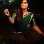 Shobanaa Uthaman Instagram - இனிய தீபாவளி நல்வாழ்த்துக்கள்! 🙏✨ . . . . . . . . . . . #chennai#ootd#kollywood#bollywood#pose#instadaily#instagood#instacool#model#modelling#saree#saree#tamilponnu#promoter#promotion#collaboration#vijaytv#vijaytvserial#vijaytelevision#vijaytvshow#muthazhagu Chennai, India