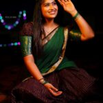 Shobanaa Uthaman Instagram - Diwali post ✨🤎 . . . . . . . . . . . #chennai#ootd#kollywood#bollywood#pose#instadaily#instagood#instacool#model#modelling#saree#saree#tamilponnu#promoter#promotion#collaboration#vijaytv#vijaytvserial#vijaytelevision#vijaytvshow#muthazhagu Chennai, India