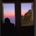 Shriya Pilgaonkar Instagram - The deepest breath I took all year. Spent the evening just staring at this display of art. I hear my thoughts the loudest when I’m in the mountains & there’s nowhere I’d rather be this time of the year ⛰️ #Sunset #Winterline #Landour #Firstlove