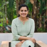 Shruthi Raj Instagram - 𝐓𝐇𝐄𝐑𝐄 𝐈𝐒 𝐁𝐄𝐀𝐔𝐓𝐘 𝐈𝐍 𝐒𝐈𝐌𝐏𝐋𝐈𝐂𝐈𝐓𝐘 🥰🥰🥰