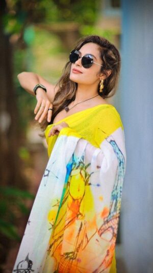 Shrutika Instagram - WHIMSY WONDERS
Pure Mul Cotton Saree

Whimsy Wonders stands out in the Mood Swings collection as a bright and adventurous yellow mul cotton saree, adorned with the intricate prints of the seven wonders of the world on the pallu❤️

This saree is a celebration of human ingenuity and the joy of exploration, encapsulated in a light and airy fabric that promises both comfort and style✨

ORDER at
www.thariibyshrutika.com

#WhimsyWonders #SareeCollection #Saree #Navrang #Shrutika #Thariibyshrutika