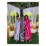 Shweta Bachchan Nanda Instagram – Ft my Mamacitas !!