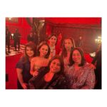 Shweta Bachchan Nanda Instagram – Celebrate good times 🪩
