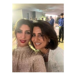 Shweta Bachchan Nanda Instagram - A night well spent - some friends some family some crazy fashion ( my vintage Abu Jani Sandeep Khosla dress that I squeeezed into ) the show stopper was Mr J, in all his jewels!!! And most importantly many kisses from my mama 🫶🏽 Congratulations Abu & Sandy on the new drop ! Love always ♥️♥️