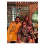 Shweta Bachchan Nanda Instagram - Twinning & Winning - perfect end to an incredible day 🤍🤍🤍