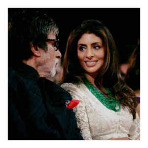 Shweta Bachchan Nanda Instagram - पीरा नु मैं सीने लावां
ते मैं हसदी जावां
धुप्पां दे नाल लड़ लड़ के
मैं लाभियाँ अपनीयां छावां

दुःख वि अपने सुख वि अपने
मैं ते बस एह जाना

सब नु समझ के की करना ऐ
दिल नु एह समझावां
तू झूम झूम झूम झूम
तू झूम झूम झूम झूम - To my grand old man Happy 80th Birthday -