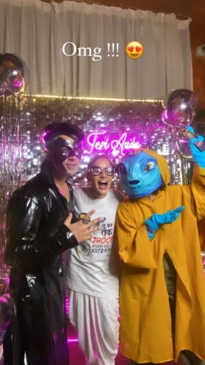 Shweta Mahadik Instagram - Wish you a very happy birthday @urf7i 
This was funnnnn…..

#diy
#handmade 
#art
#ootd
#jadoo 
#shwetamahadik
#diychachi