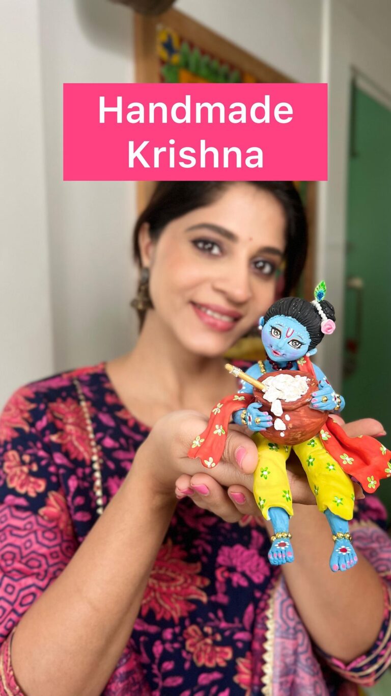Shweta Mahadik Instagram - Happy Janmashtami ❤️ Handmade clay baby Krishna #diy #handmade #krishna #janmashtami #art #shwetamahadik #diychachi