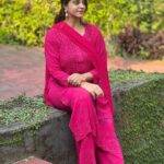 Shweta Mahadik Instagram - 💗💗💗 Outfit @thechikanlabel