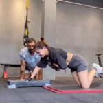 Shweta Tripathi Instagram - Starting off the week working on pull & push movements with @battatawada ⚡️ What’s your Monday workout looking like? #Pushexercises #Pullworkouts #WOD #Monday #Mondayworkout #motivation #GetFitwithTridev #HarHarMahadev #Fitspo #Fitness #Mumbai #PersonalTrainer Mumbai, Maharashtra