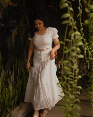 Sija Rose Instagram - 🧩 of my ❤️

Clicked @parvathy.prasad_ 
Styled @styledby_al_ 
Mua: @bridalmakeup_by_sreegeshvasan 
Attire: @oura_designer_boutique 
Venue @poemsthecafe